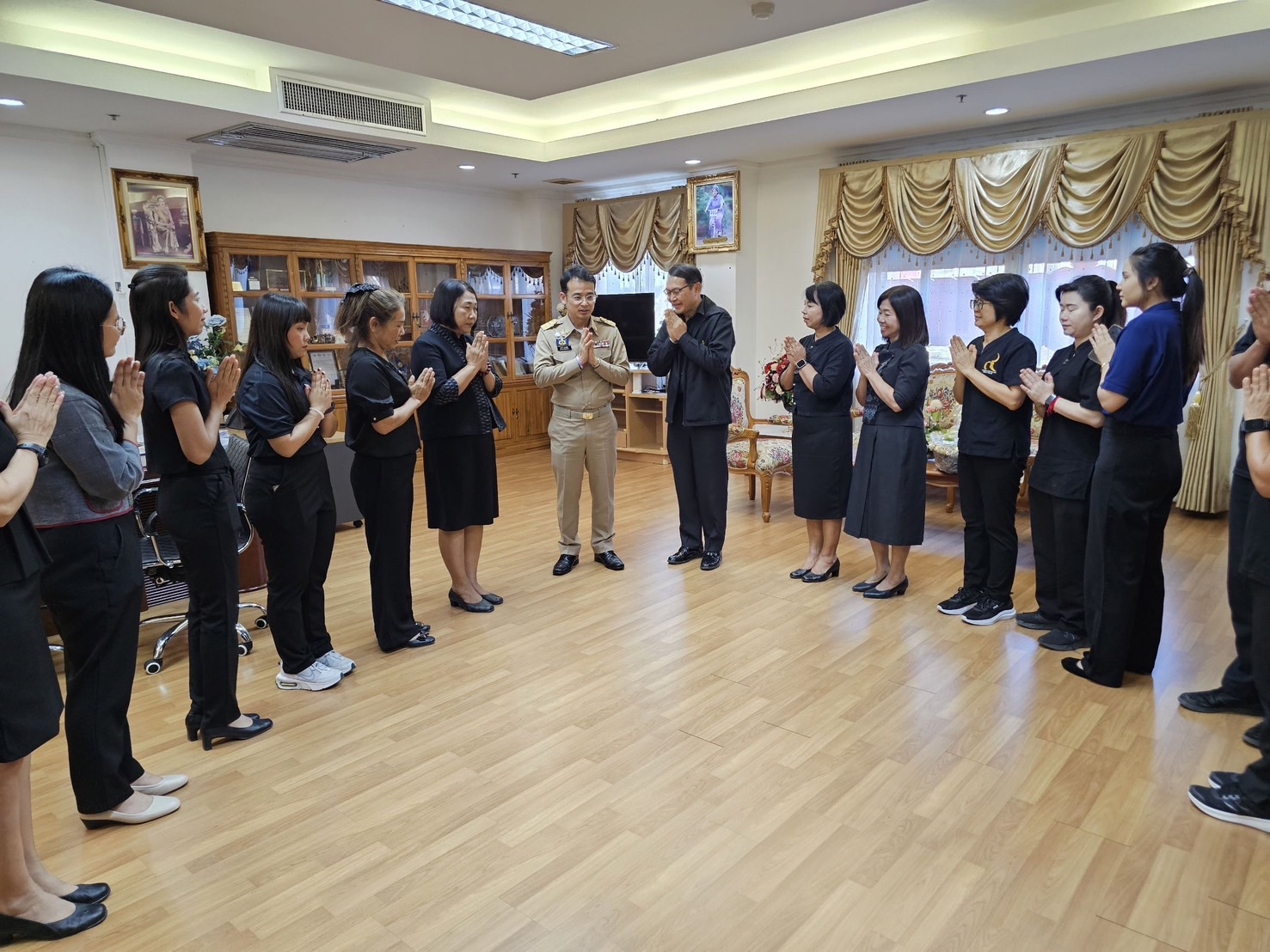  🕊📌พช.ชัยนาท เข้าอวยพรผู้บริหารระดับสูงของจังหวัดชัยนาท เนื่องในโอกาสวันขึ้นปีใหม่ พ.ศ. 2569