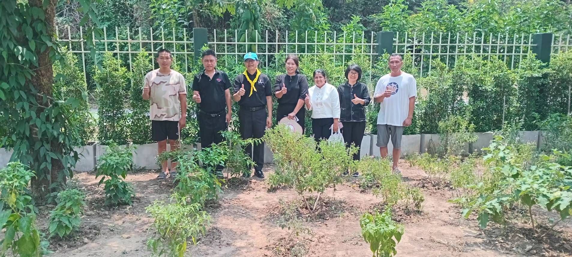 🕊📌พช.ชัยนาท ลงพื้นที่สำรวจความพร้อม “บ้านนี้มีรัก ปลูกผักกินเอง” น้อมนำแนวพระราชดำริฯ สู่การปฏิบัติ สร้างความมั่นคงทางอาหารอย่างยั่งยืน