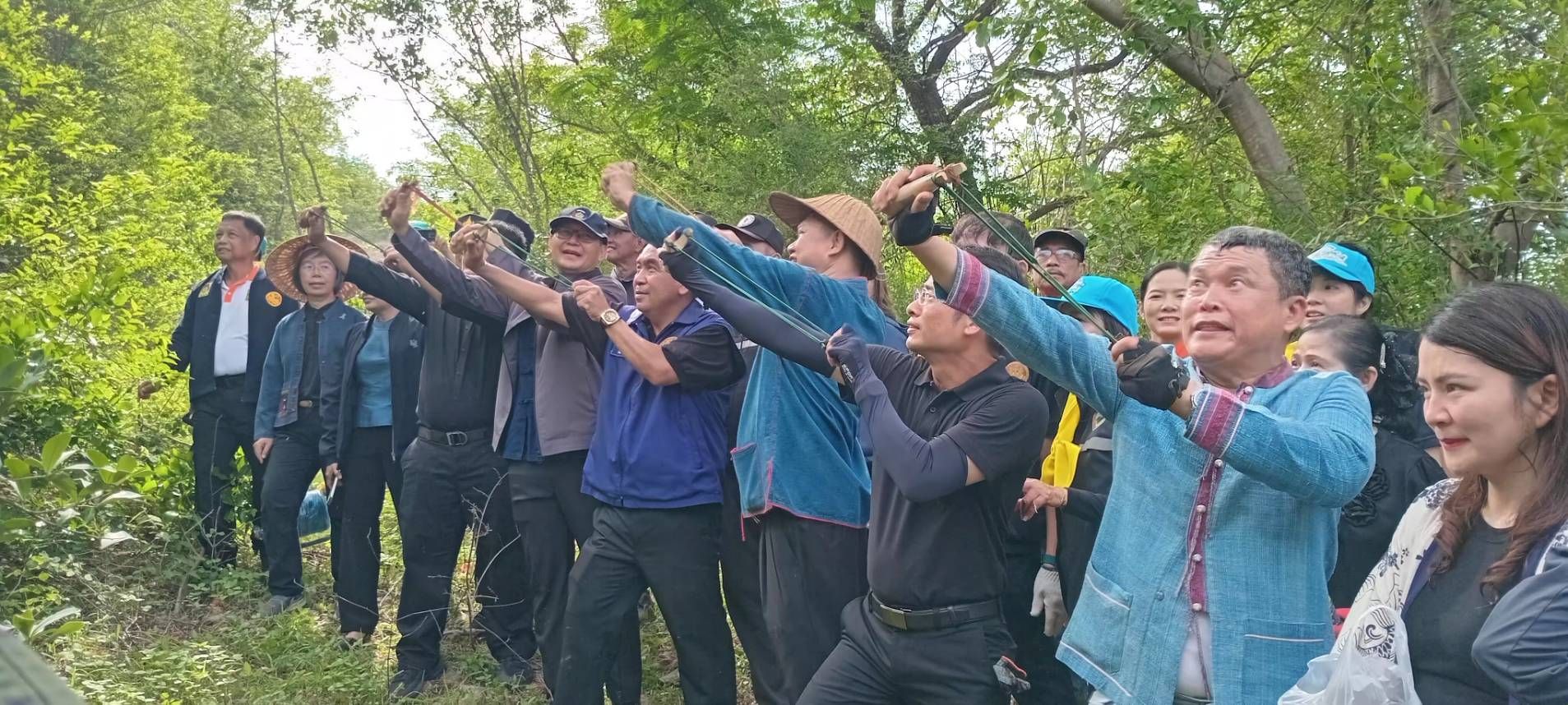 🕊📌ชัยนาทรวมพลัง “คนรักเขาขยาย” เดินหน้าปลูกป่าด้วยเมล็ดพันธุ์ 100,000 เมล็ด สร้างพื้นที่สีเขียว ฟื้นฟูธรรมชาติอย่างยั่งยืน