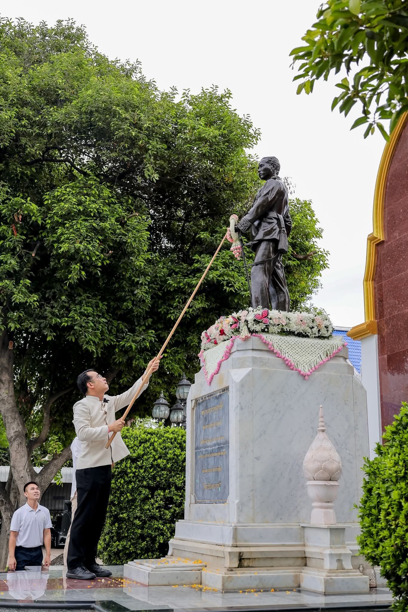 🕊️📌 พช.ชัยนาท ร่วมพิธีบวงสรวงพระบรมราชานุสาวรีย์พระบาทสมเด็จพระจุลจอมเกล้าเจ้าอยู่หัว น้อมรำลึกในพระมหากรุณาธิคุณ และสืบสานพระราชปณิธานเพื่อประโยชน์สุขของประชาชน